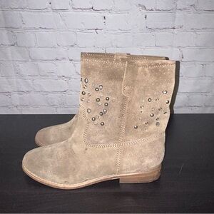 Lola Cruz suede skull studded ankle boots size‎ 39/8.5